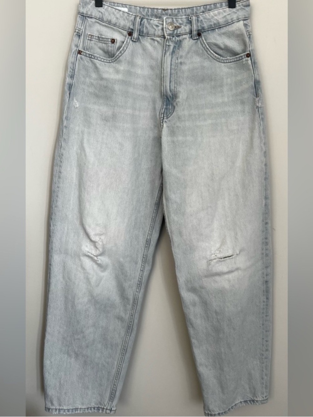 ZARA • Blogger Fave Balloon Cut Washed Denim Jeans - Picture 2 of 7